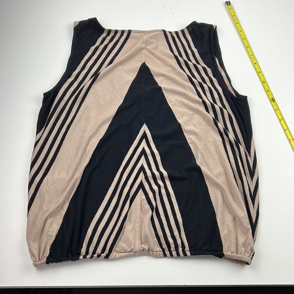 Max Studio Sleeveless V NeckTank Top - Picture 7 of 8